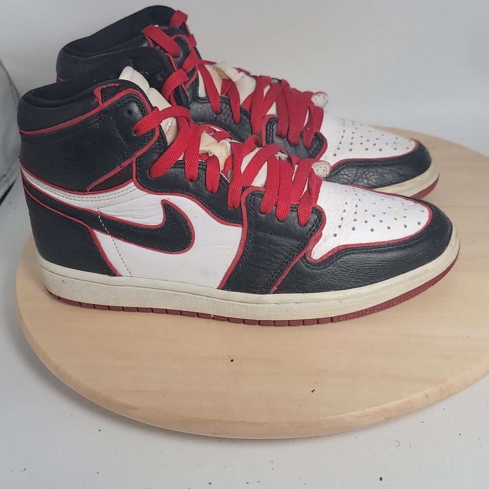 Nike Jordan 1 Retro High Bloodline (2019) Size 8 OG 555088-062